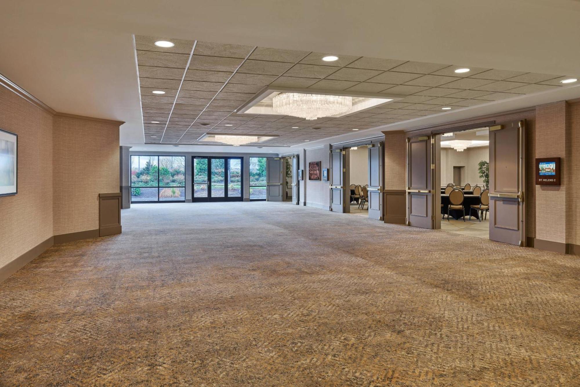 Sheraton Portland Airport Hotel Exterior foto